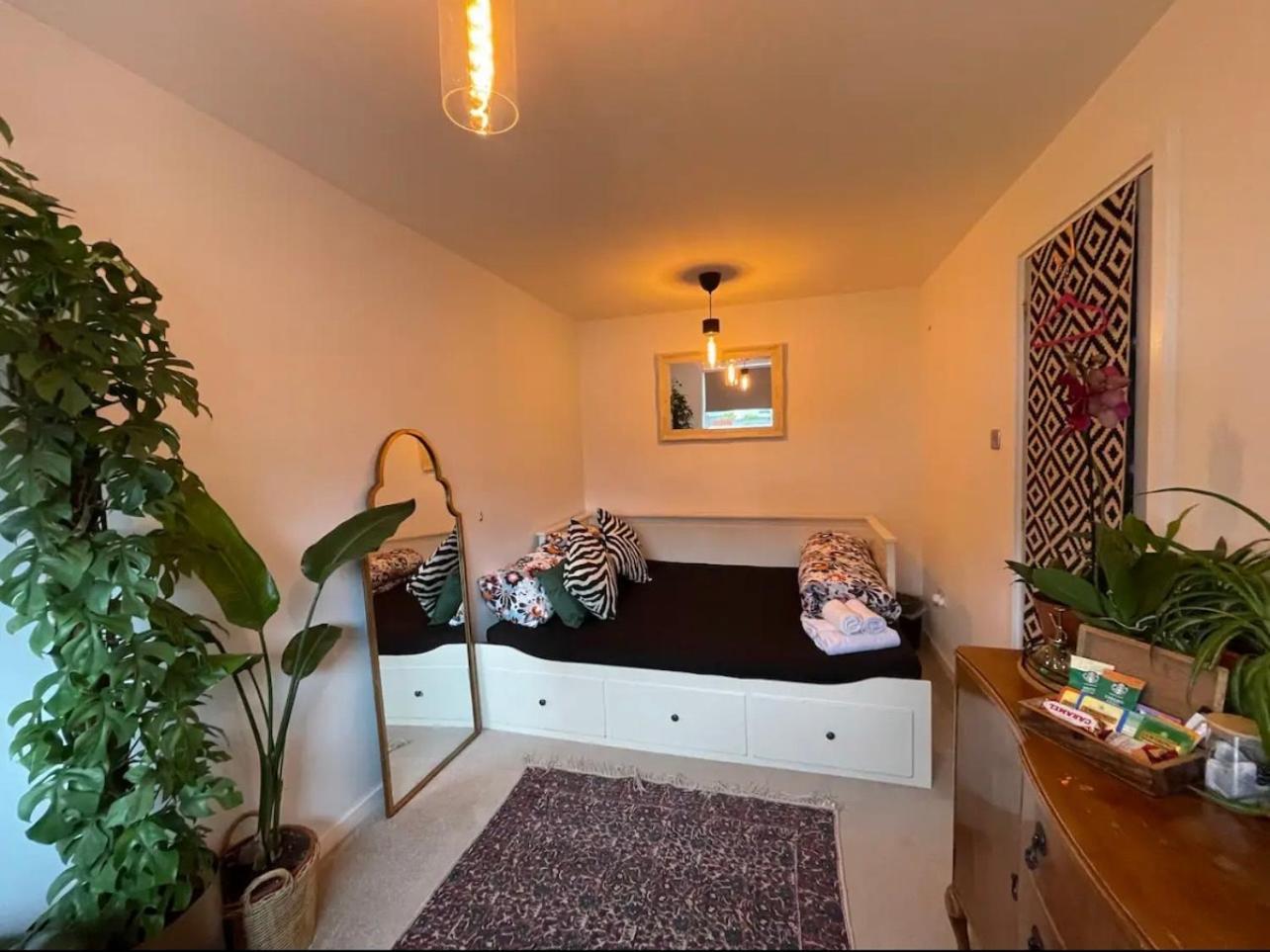 Private Room With Separate Shower And Free Parking Edinburgh Exteriér fotografie